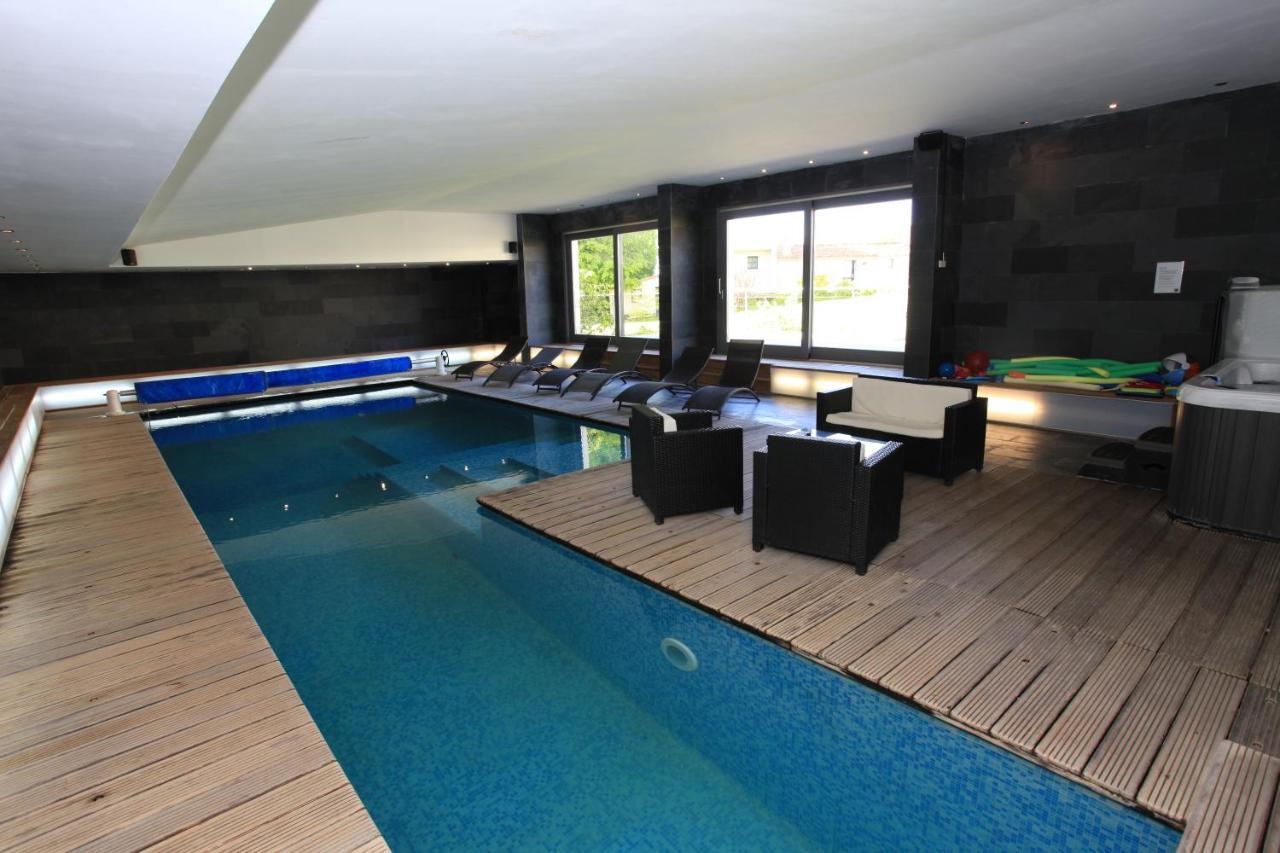 Le Clos Du Miroir Courset Exteriör bild