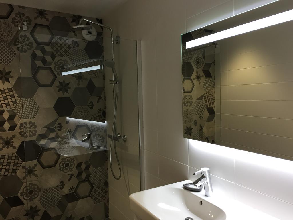 Le Clos Du Miroir Courset Exteriör bild